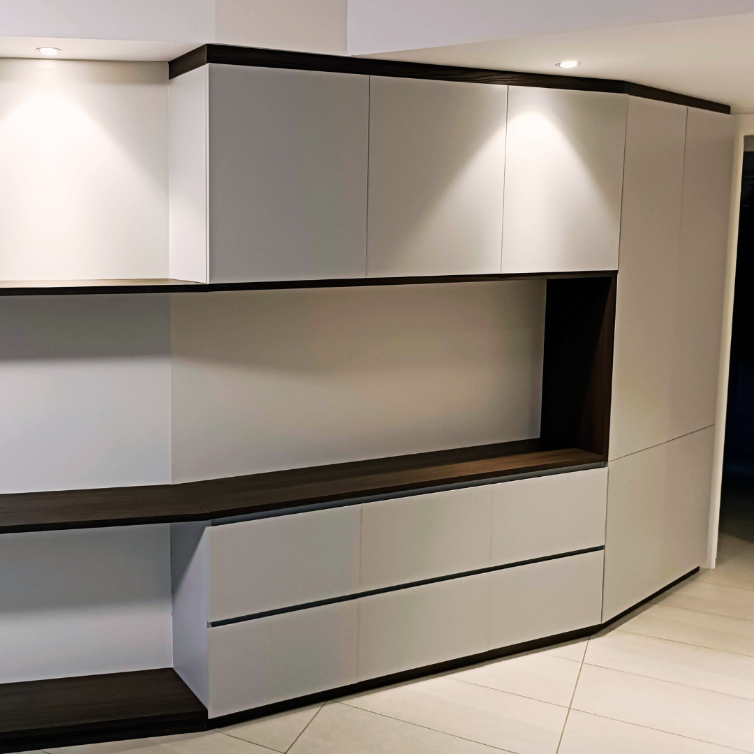 Parete attrezzata su parete curva