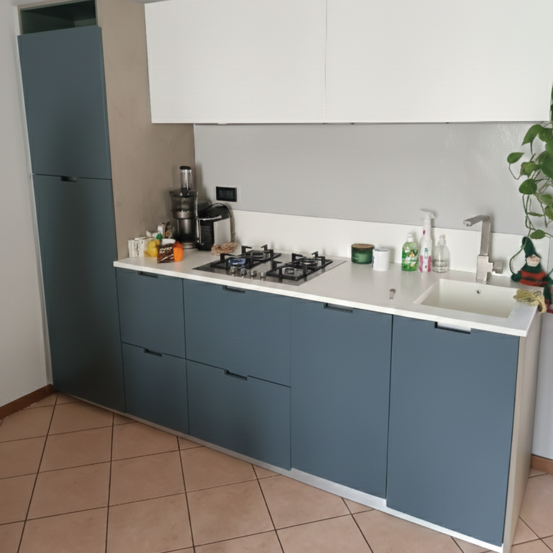 Restyling cucina: nuove finiture laccate su misura